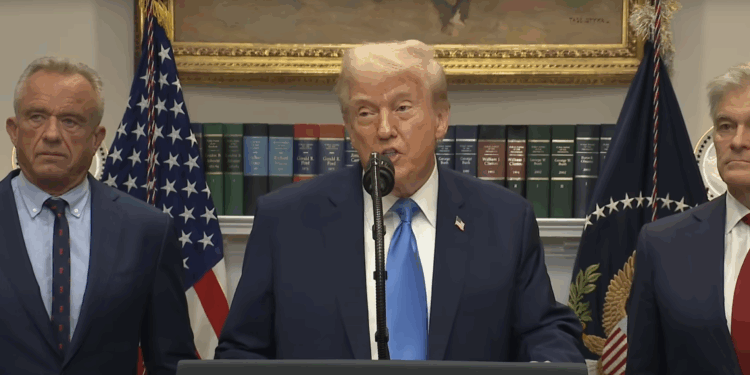 Trump Links Tylenol Use During Pregnancy to Autism